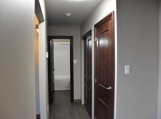 1035 Powers Street, Winnipeg, MB R2V 2G7