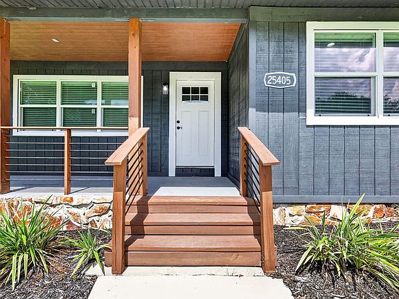 4th image of 25405 Colmar Ave