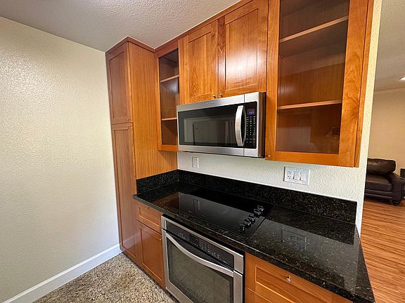 5th image of 8521 Villa La Jolla Dr APT A