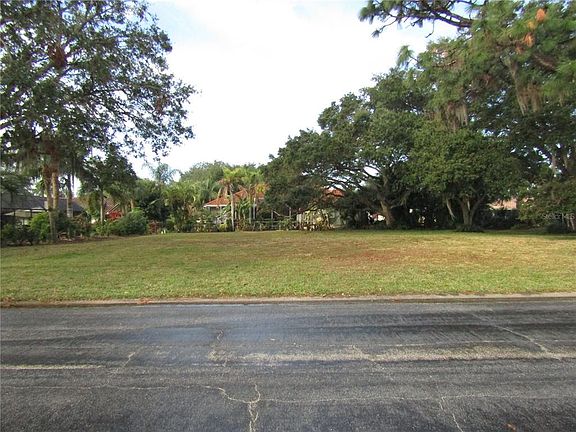 3rd image of Boxwood Ln