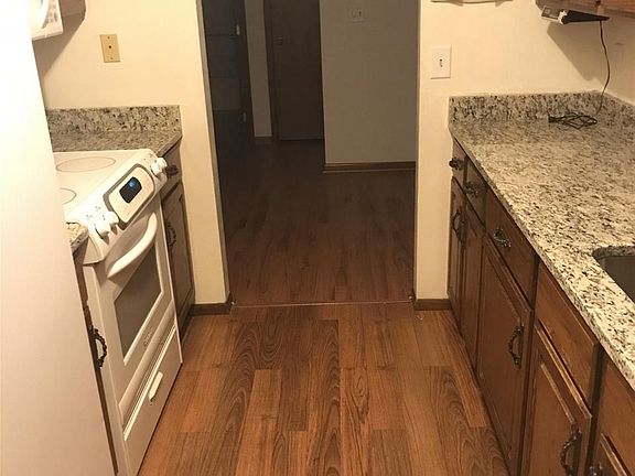 5th image of 3434 Holiday Dr APT 8