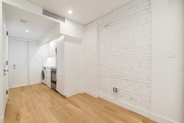 Rented by REAL New York | media 3