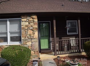 25 Loganwood Ln, Etowah, NC 28729