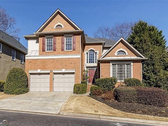 3rd image of 935 Lancaster Way