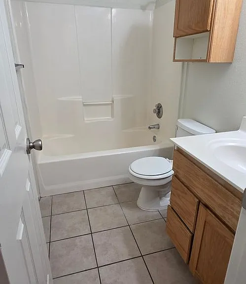 Autumn Ridge 2 BR/2 BA — Photo 17