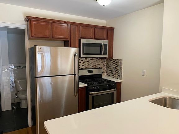 4th image of 23-06 31st Ave #5R