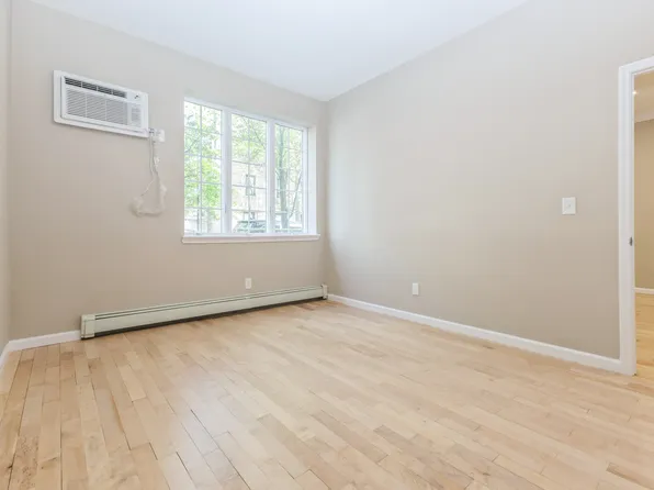 1570 West Tenth Street image 9 of 15