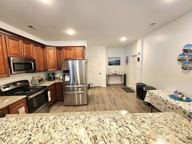 232 Woodview Ave — Photo 8