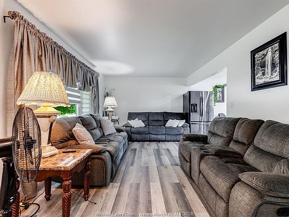 4th image of 1665 Regent St