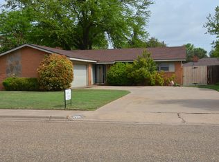 1008 Oak St, Dimmitt, TX 79027