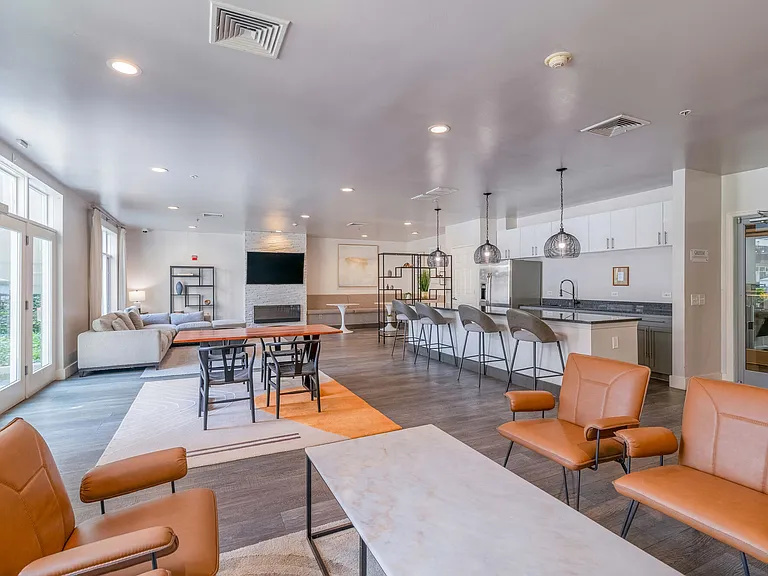 1000 Jefferson Street Apartments — Photo 13