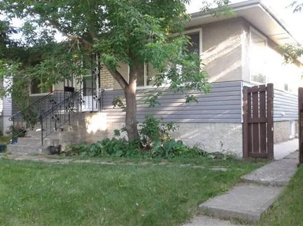 9823 69th Ave NW #1A, Edmonton, AB T6E 0S9