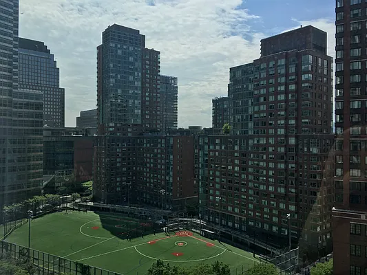 Rented by Jade Stone Real Estate Consulting | media 18