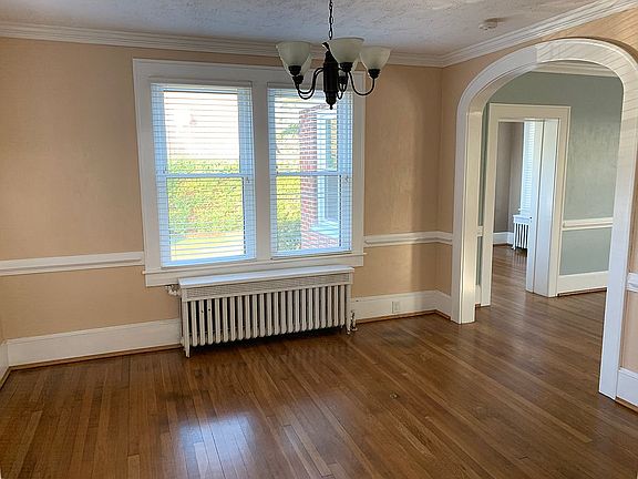 4th image of 709 Smith St