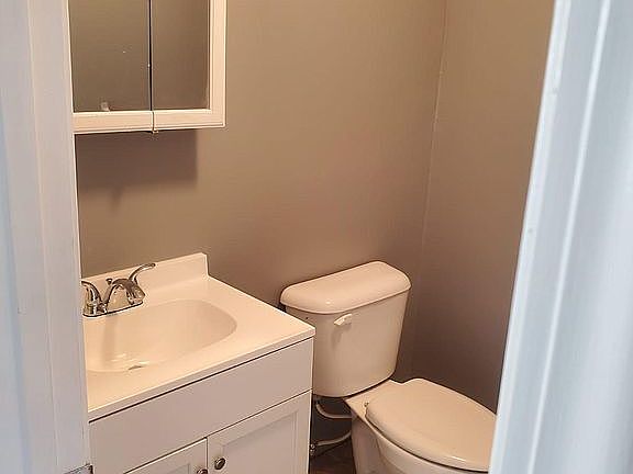 3rd image of 425 N Darlington St