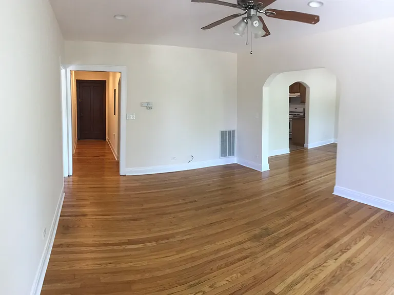 4420 N Lockwood Ave #2N — Photo 4