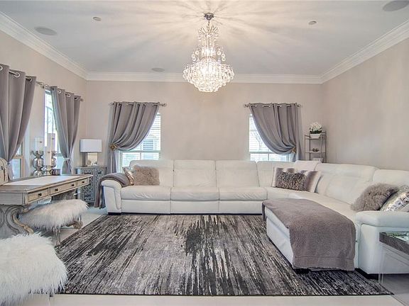 5th image of 6757 Cortona Ln