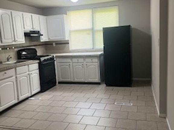 2nd image of 5306-5308 Hamilton Ave #5308-3C