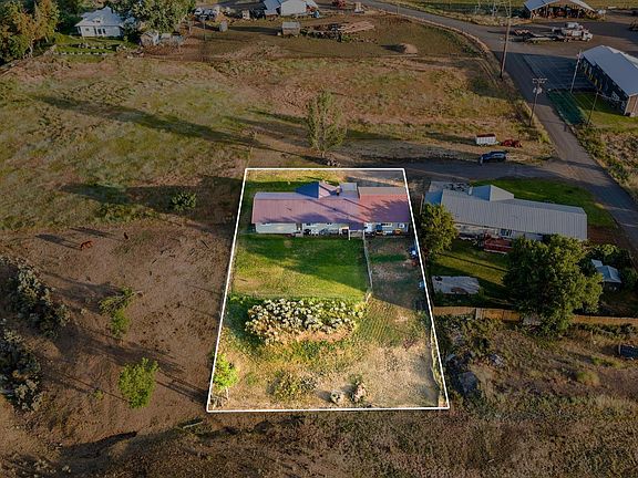 3rd image of 2208 Keithley Creek Rd