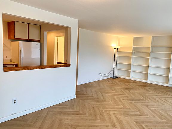 4th image of 150 Melrose Ave E APT 303