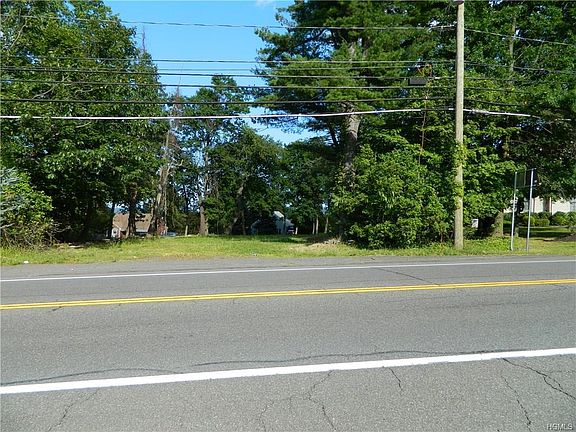 4th image of 209 Elm St