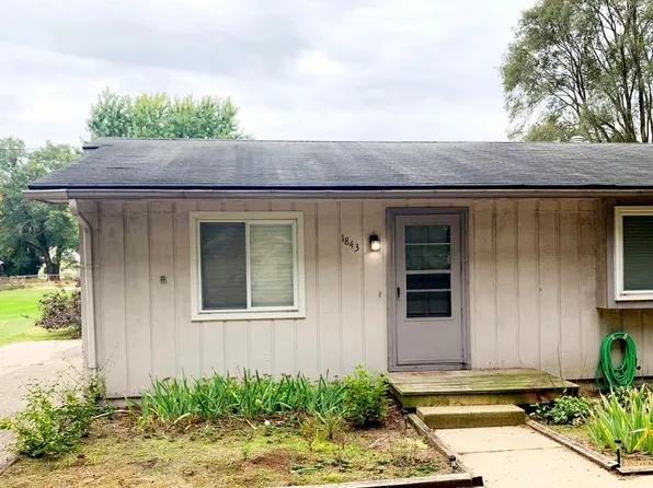 1843 Glengary Rd #1, Commerce Township, MI 48382