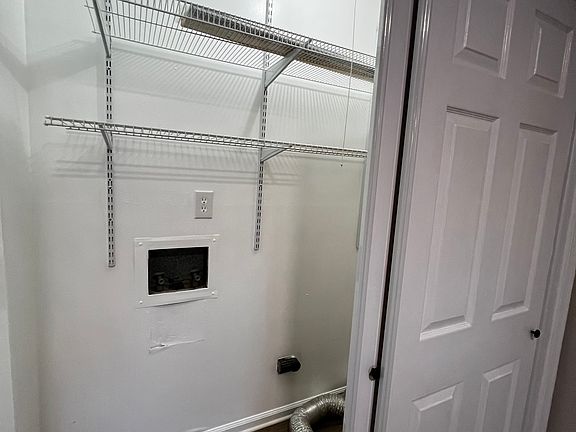 3rd image of 247 Bull Run Dr