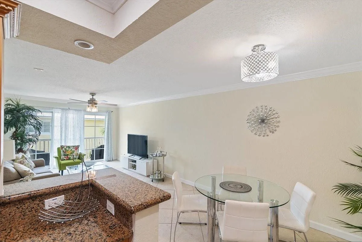 2 bed, 2.0 bath, 960 sqft, $3,200 — Photo 4