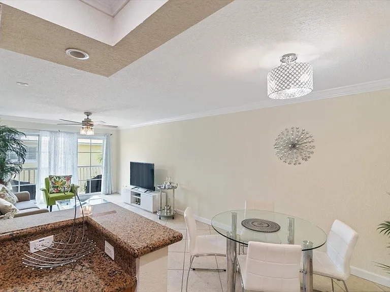 1515 E Broward Blvd #403 — Photo 4