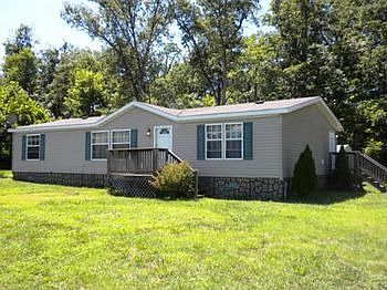 47 Fleetwood Ct front yard.jpg