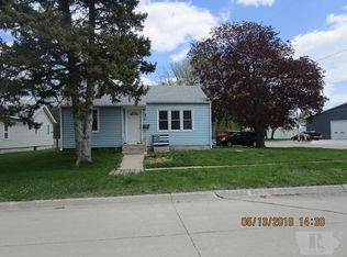 391 3rd Ave SE, Britt, IA 50423