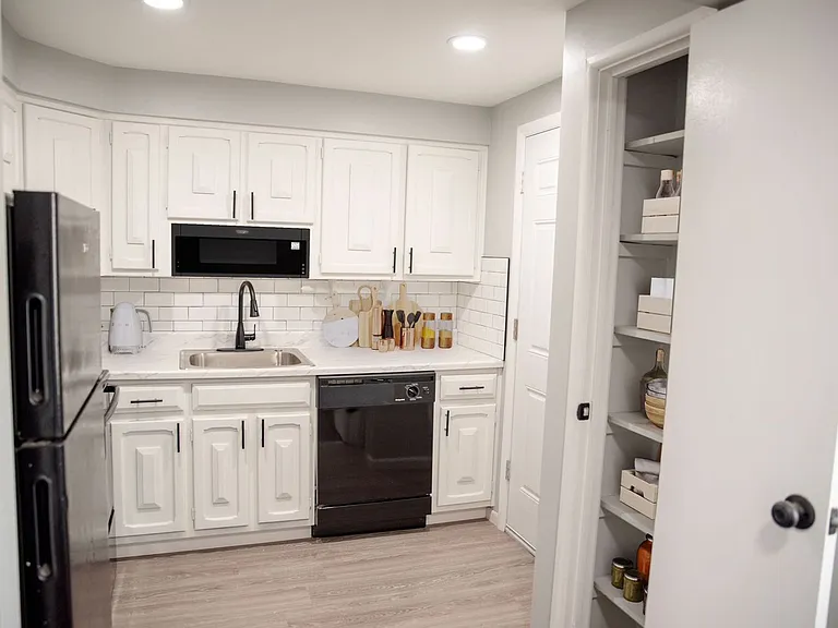 Townhomes at Weston — Photo 32