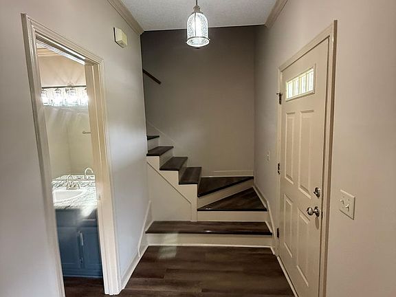 5th image of 410 S College St APT 5