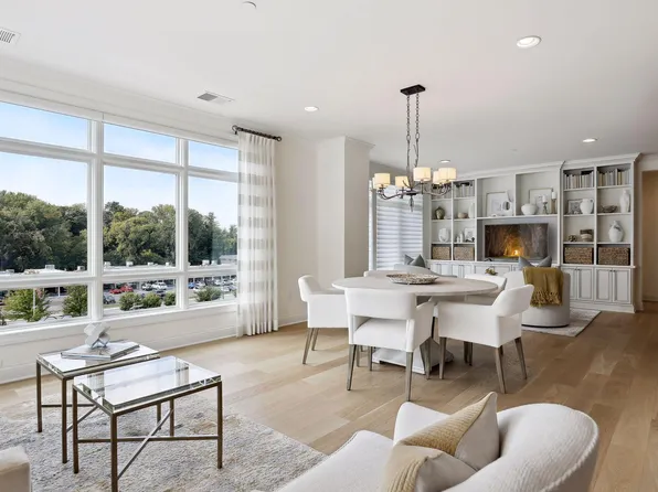 875 Lake St N APT 310, Wayzata, MN 55391