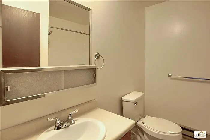 870 N Jackson Ave #8 — Photo 20