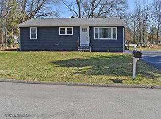 32 Becker St, Warwick, RI 02886