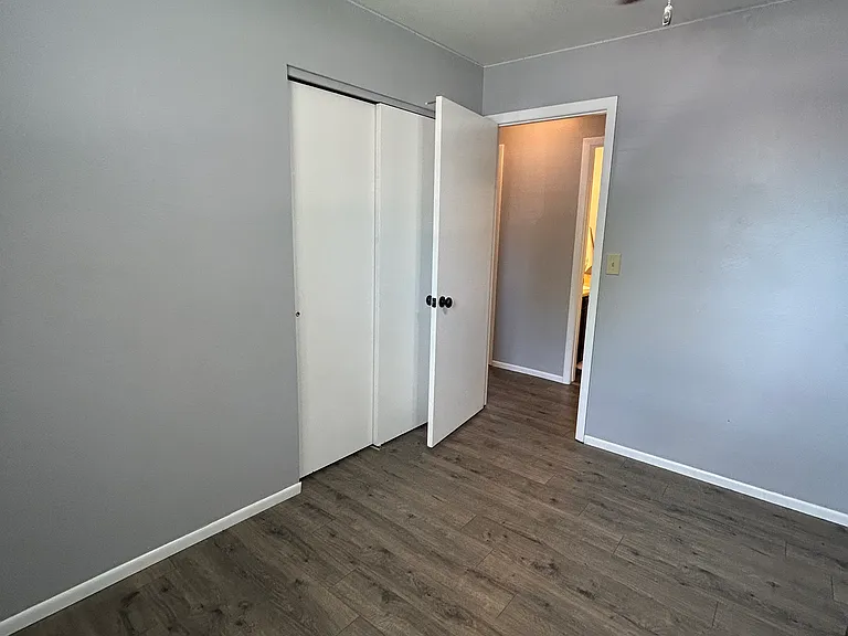 1184 Stanton St — Photo 16