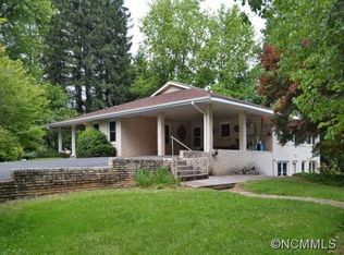 507 Crab Creek Rd, Hendersonville, NC 28739