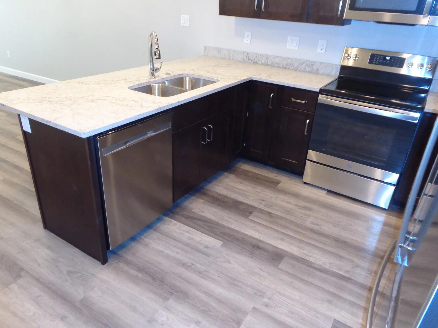 4 bed, 2260 sqft, $2,150 — Photo 3