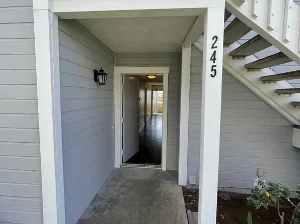 245 Mangano Cir, Encinitas, CA