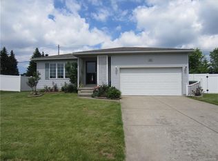 80 Elmleaf Dr, Cheektowaga, NY 14227