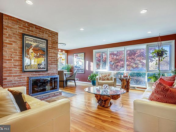 3rd image of 6041 Avon Dr