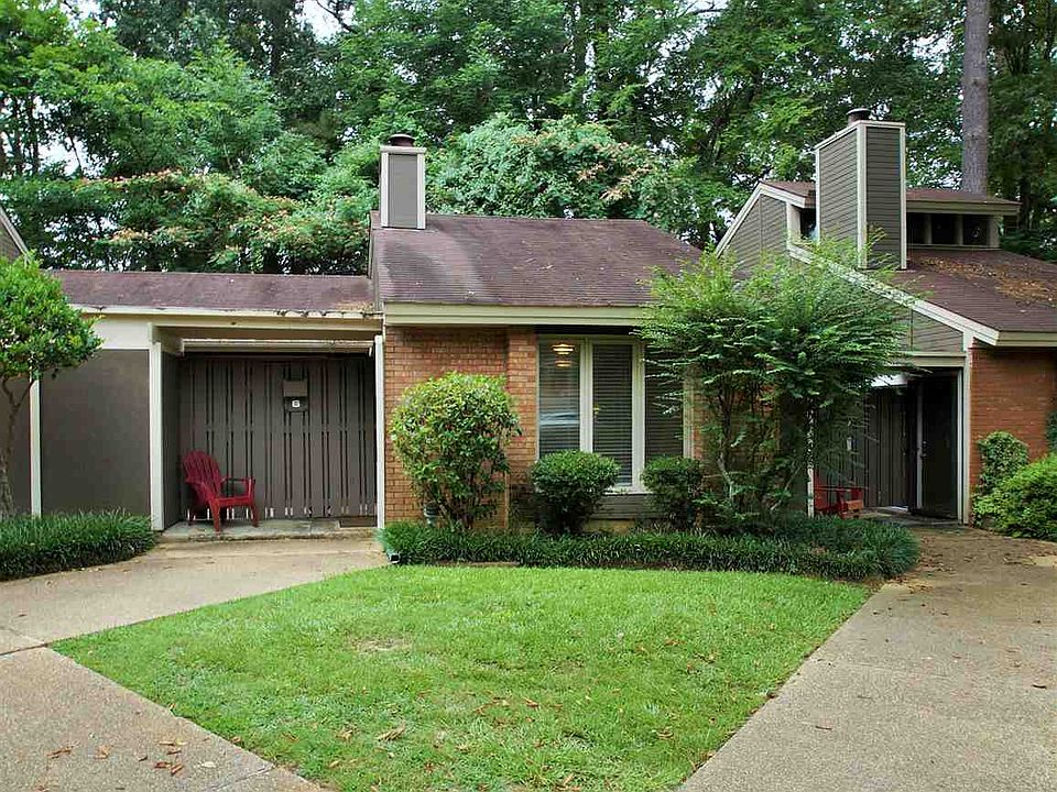 1st image of 200 Woodgreen Dr APT 6