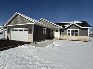 734 Red Sunset Ct, Plover, WI 54467
