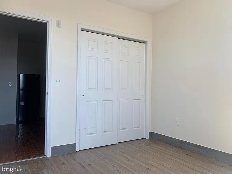 434 S 52nd St #3R — Photo 9