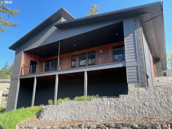 113 NW Willard St, Stevenson, WA 98648