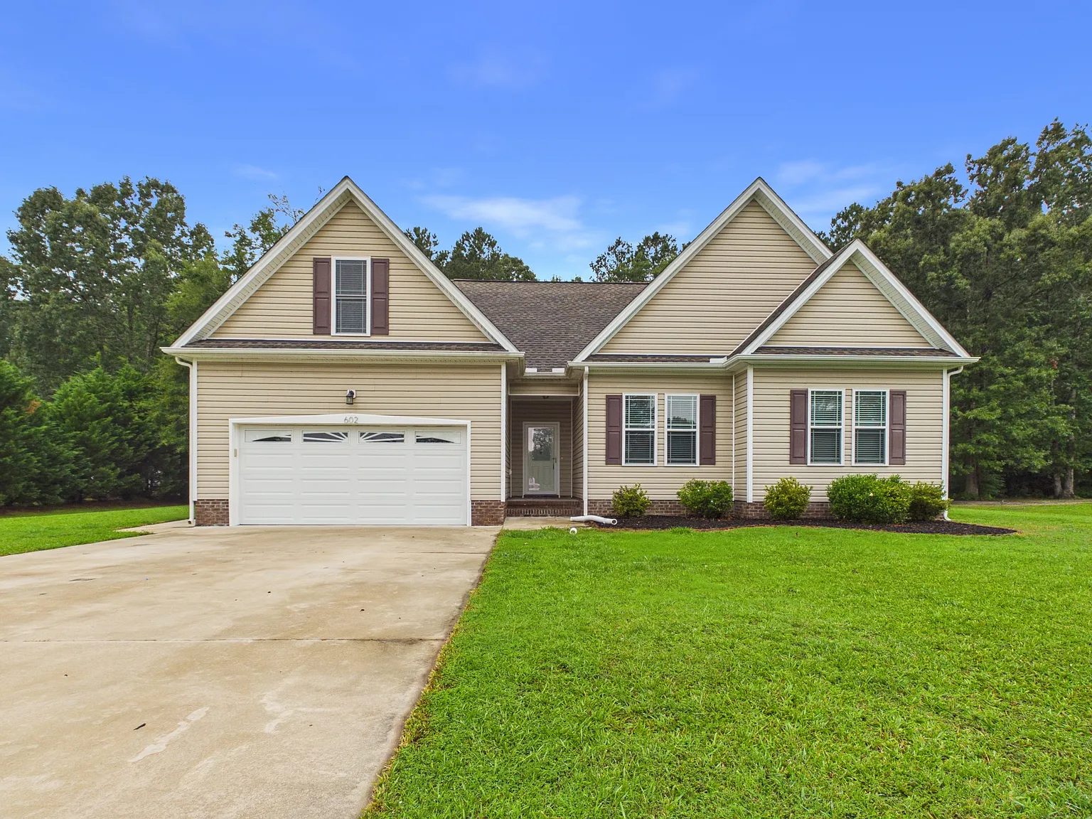 602 Princess Anne Cir — Photo 1