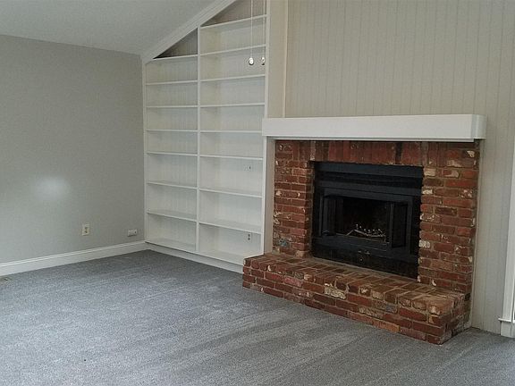 2nd image of 1824 Woodvalley Dr