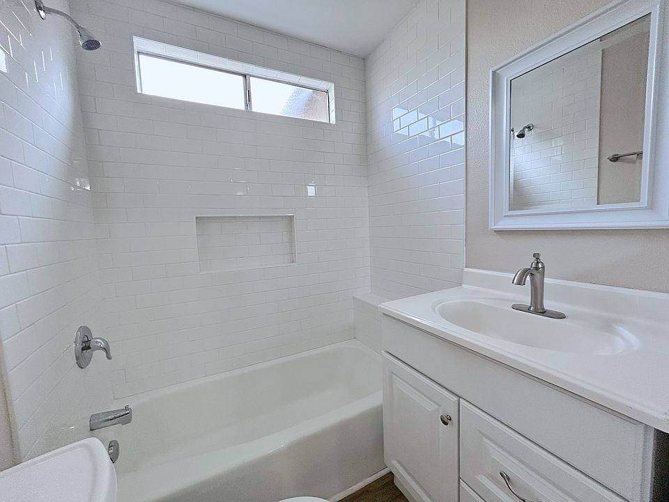 1st image of 1125 E East St #1