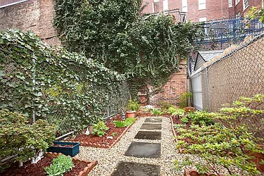 Sold by Space Marketing Shop